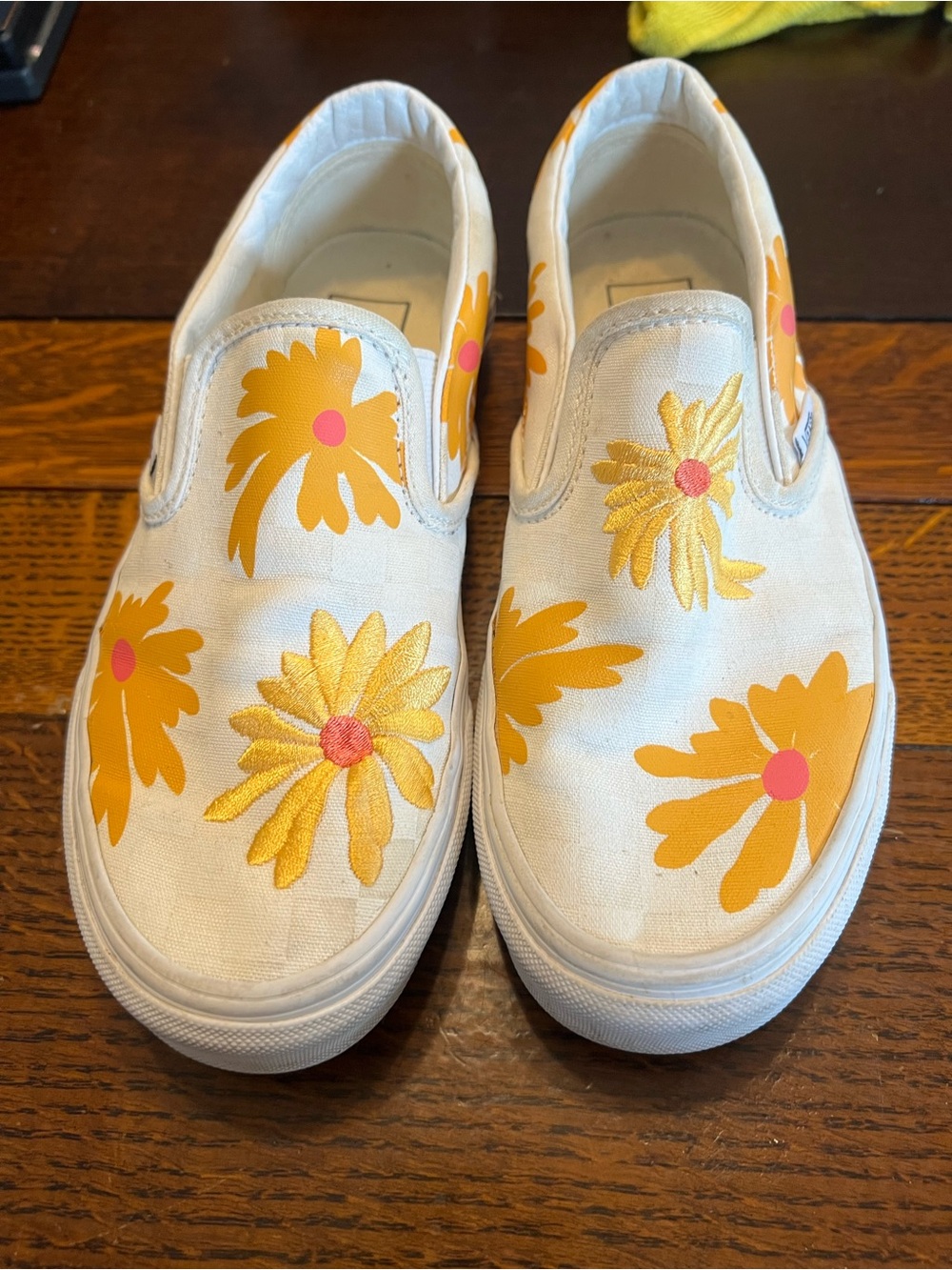 Vans White Slip-On Sneakers with Yellow Flowers and Pink Centers M5.5/W7